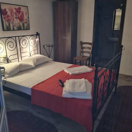 Vila Margareta Curtea De Arges Room photo